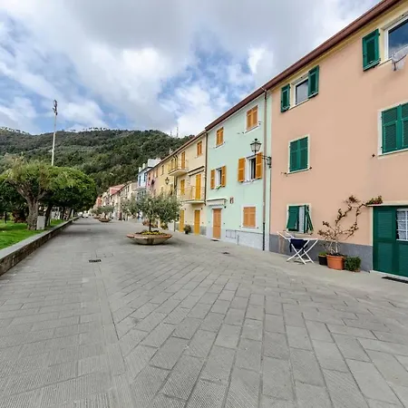 Altido Lovely Apt For 4, With Seaview Moments From Apartment Sestri Levante