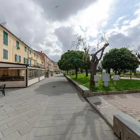 Altido Lovely Apt For 4, With Seaview Moments From