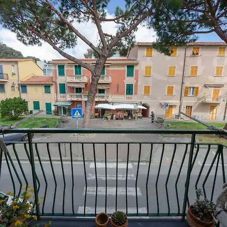 Apartment Altido Lovely Apt For 4, With Seaview Moments From Sestri Levante
