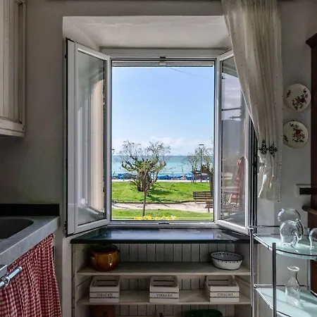 Altido Lovely Apt For 4, With Seaview Moments From Sestri Levante